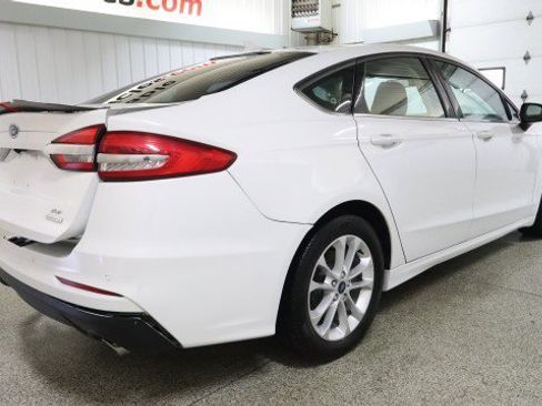 Used 2020 Ford Fusion SE FWD image 6