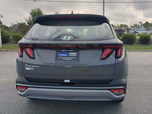 New 2025 Hyundai Tucson SE image 6