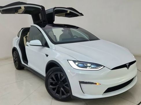 Used 2024 Tesla Model X image 86
