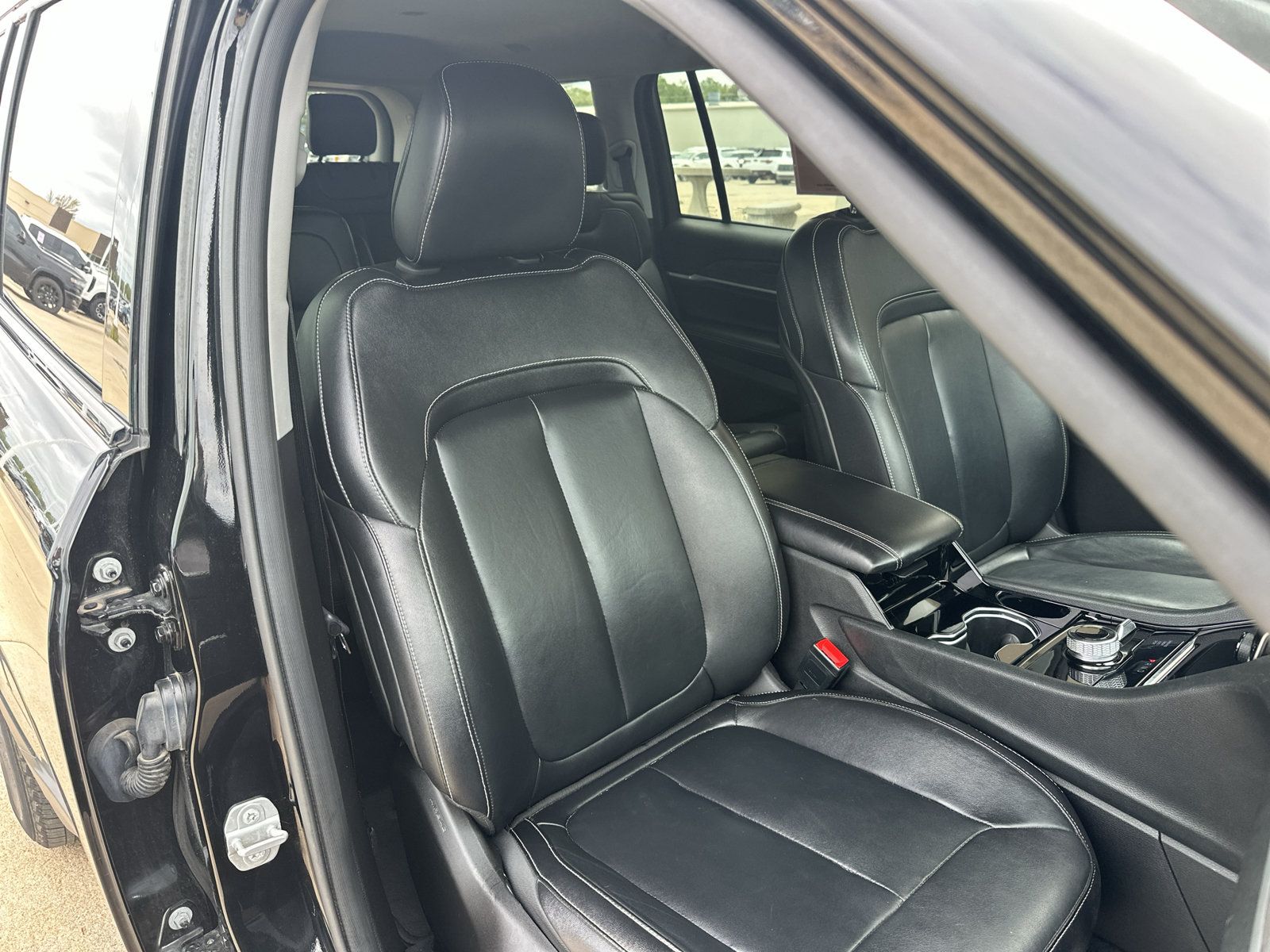 Used 2022 Jeep Grand Cherokee L Limited AWD/4WD image 32