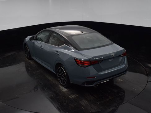 Used 2025 Nissan Sentra SR image 28