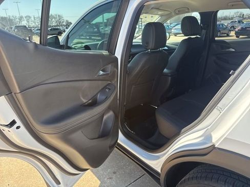 Used 2025 Buick Encore GX Preferred image 33