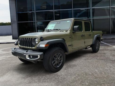 New 2025 Jeep Gladiator Sport image 3