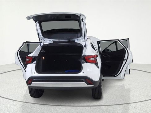 New 2026 Chevrolet Trax LT FWD image 7