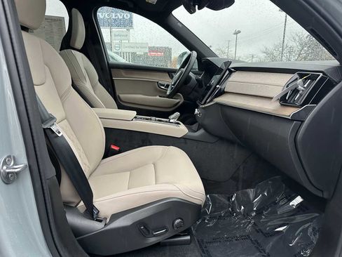 New 2026 Volvo XC90 B6 Plus w/ Protection Package Premier image 10