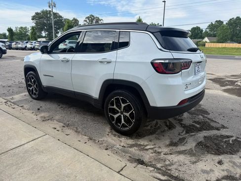 Used 2025 Jeep Compass Limited AWD/4WD image 5