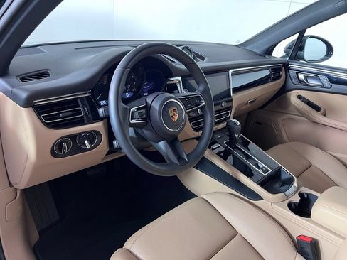 Certified 2026 Porsche Macan AWD/4WD image 4
