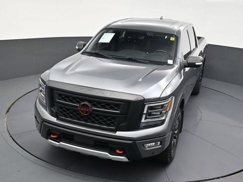 Used 2023 Nissan Titan PRO-4X w/ Pro-4x Convenience Package AWD/4WD image 19