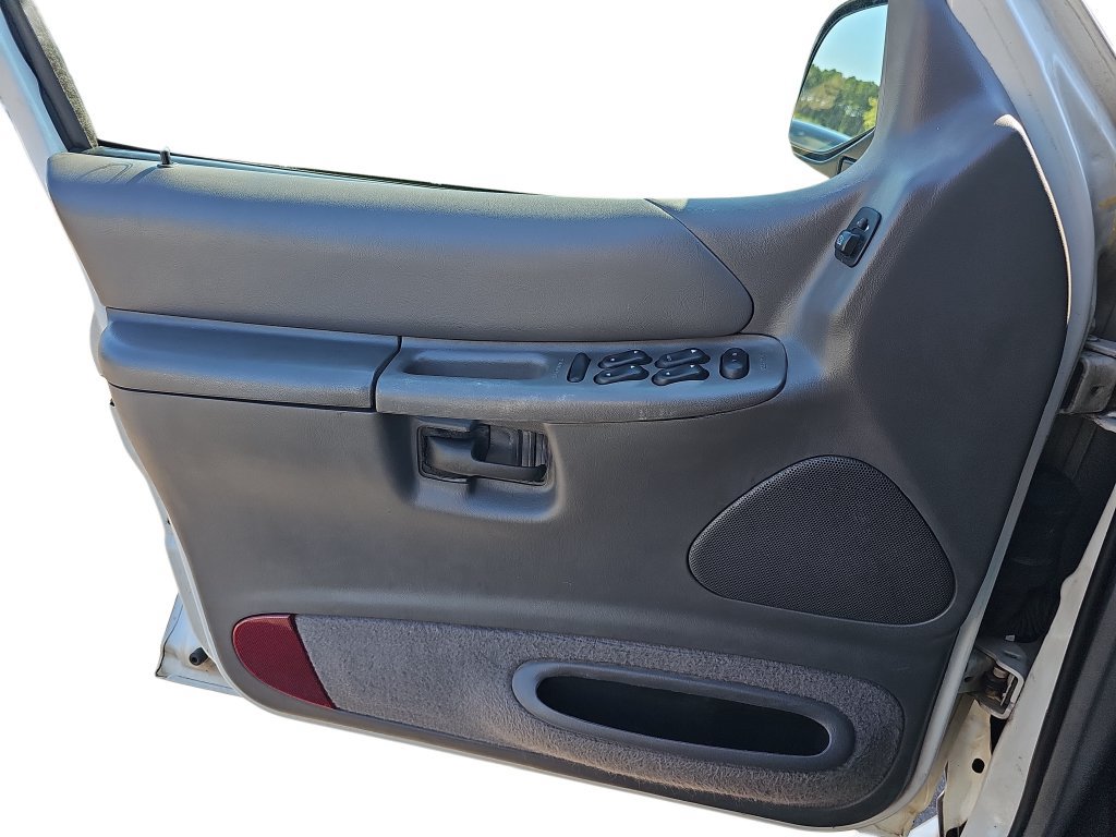 Used 2001 Mercury Mountaineer AWD V8 image 25