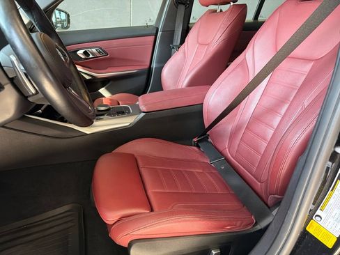 Used 2023 BMW 330i Sedan w/ M Sport Package RWD image 9