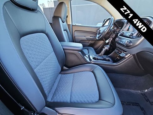 Used 2022 Chevrolet Colorado Z71 AWD/4WD image 18