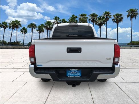 Used 2021 Toyota Tacoma SR5 RWD image 6