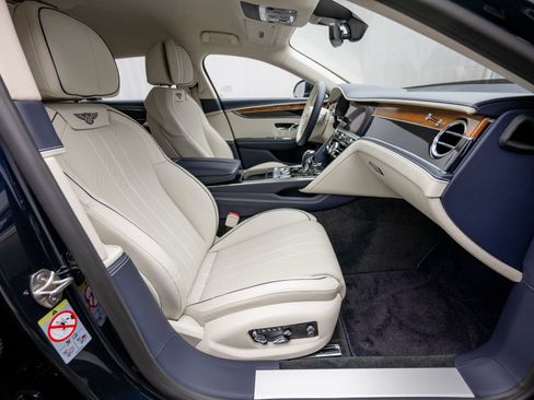 Certified 2023 Bentley Flying Spur V8 AWD/4WD image 2