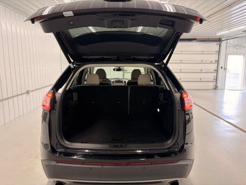 Used 2017 Ford Edge Titanium FWD image 5
