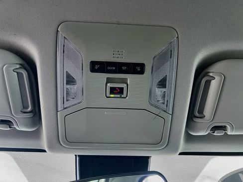 Used 2024 Toyota RAV4 XLE FWD image 20