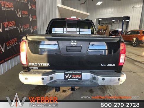 Used 2014 Nissan Frontier SL w/ SL Moonroof Package image 6