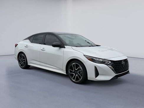 Used 2024 Nissan Sentra SR w/ SR Premium Package FWD image 7
