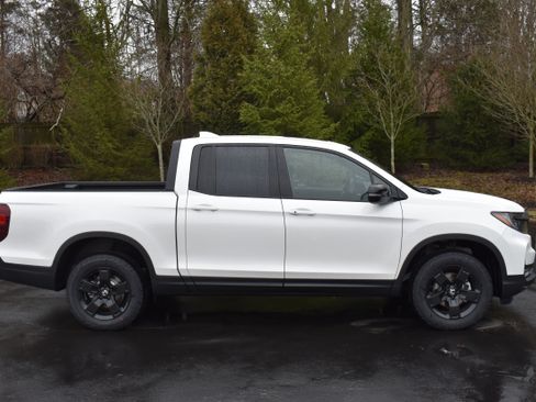 New 2026 Honda Ridgeline Black Edition image 9