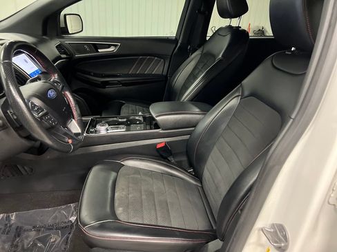 Used 2020 Ford Edge ST-Line w/ Cold Weather Package AWD/4WD image 12
