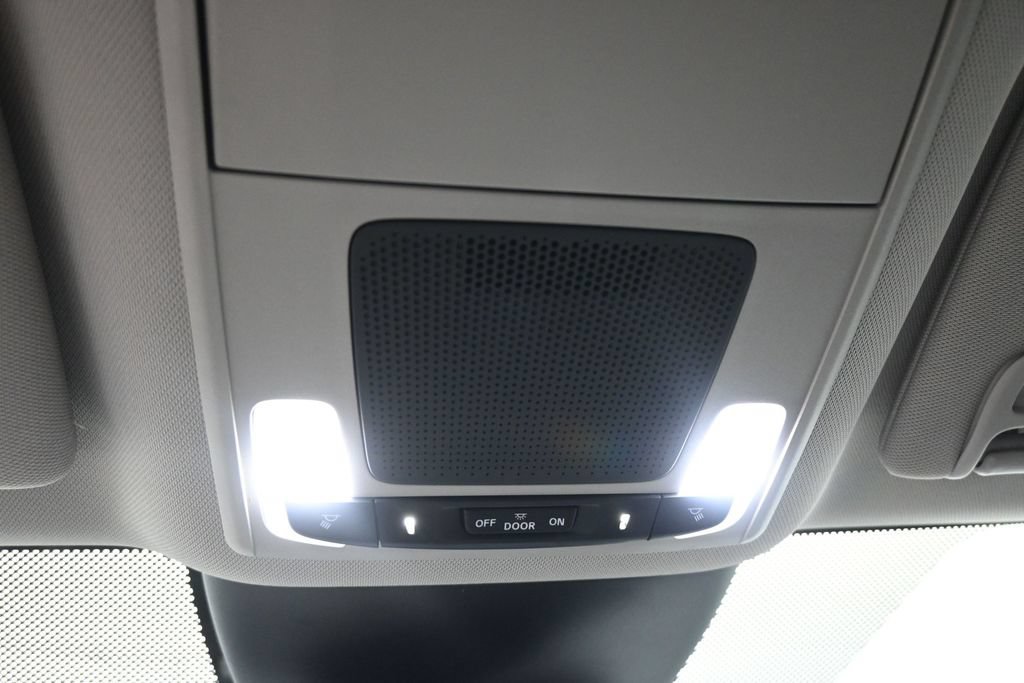 Used 2025 Honda Pilot EX-L image 36