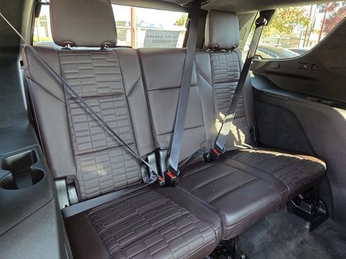 Used 2023 Cadillac Escalade Sport Platinum w/ LPO, ONYX Package image 17