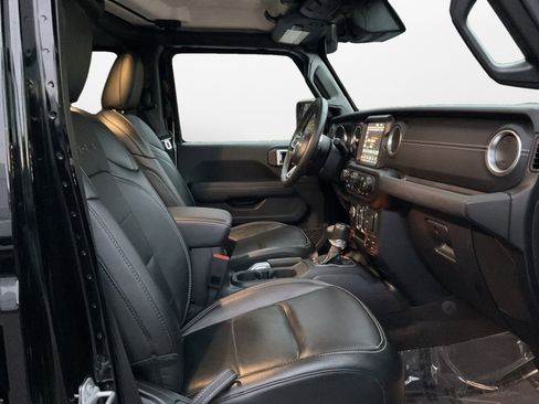 Used 2023 Jeep Wrangler Unlimited Sahara w/ Cold Weather Group image 15