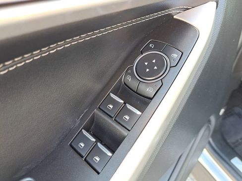 Used 2022 Ford Explorer Limited image 15