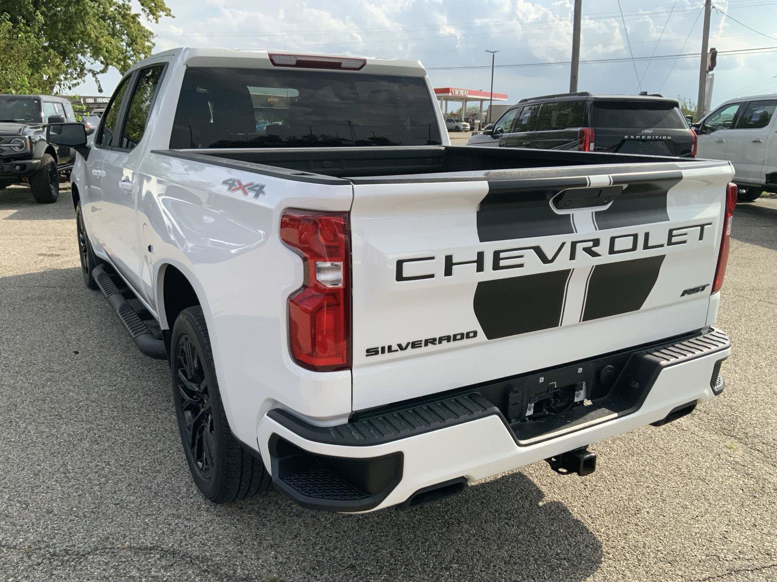 Used 2021 Chevrolet Silverado 1500 RST w/ Rally Edition AWD/4WD image 9