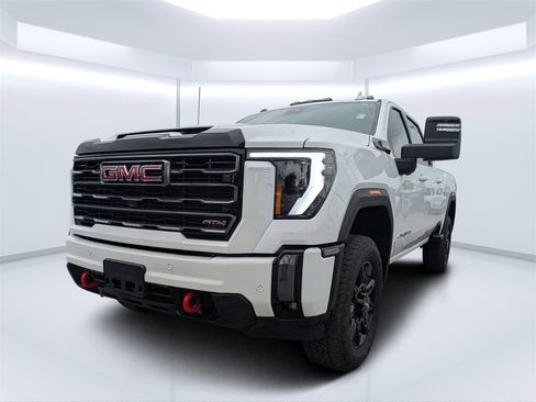 Used 2024 GMC Sierra 2500 AT4 w/ AT4 Preferred Package image 7