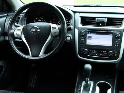 Used 2016 Nissan Altima 2.5 SV image 14