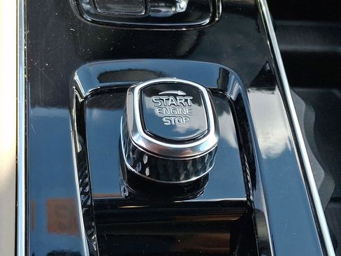 Certified 2025 Volvo XC90 B5 Plus image 27