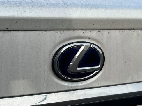 Used 2020 Lexus ES 300h w/ Premium Package image 7