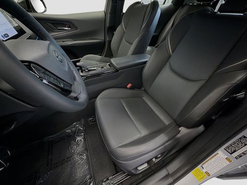 Used 2024 Toyota Prius XLE image 11