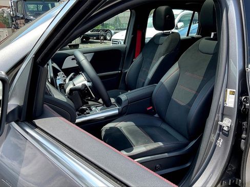 Used 2025 Mercedes-Benz GLA 35 AMG 4MATIC image 17