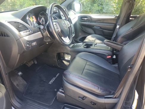 Used 2016 Dodge Grand Caravan R/T image 13