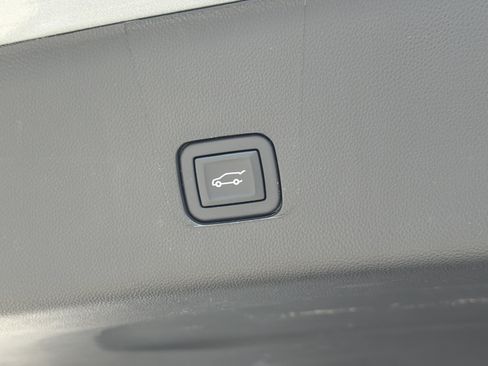 Used 2023 Chevrolet Traverse RS w/ LPO, Floor Liner Package FWD image 20