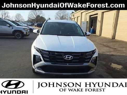 Certified 2025 Hyundai Tucson SEL image 3