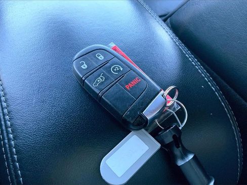 Used 2019 Jeep Grand Cherokee Overland image 26