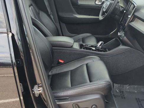 Used 2023 Volvo XC40 B5 Plus w/ Protection Package Premier AWD/4WD image 20