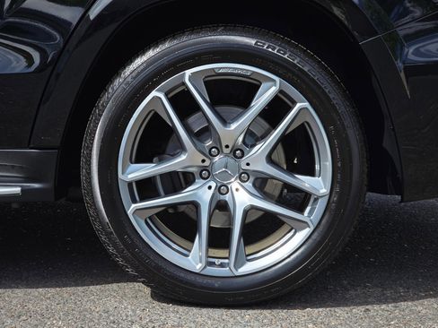 Used 2017 Mercedes-Benz GLS 550 4MATIC w/ Driver Assistance Package image 38