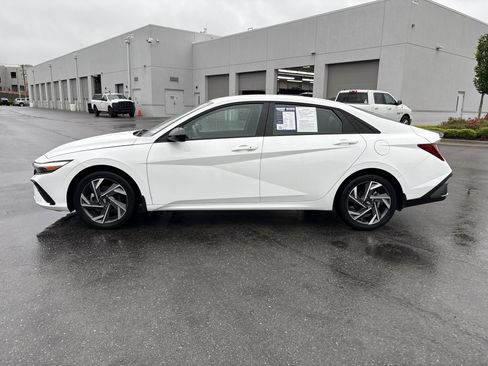 Used 2025 Hyundai Elantra Sport FWD image 6