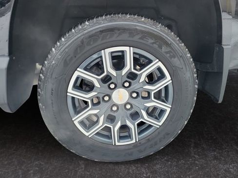 Used 2023 Chevrolet Colorado LT image 29