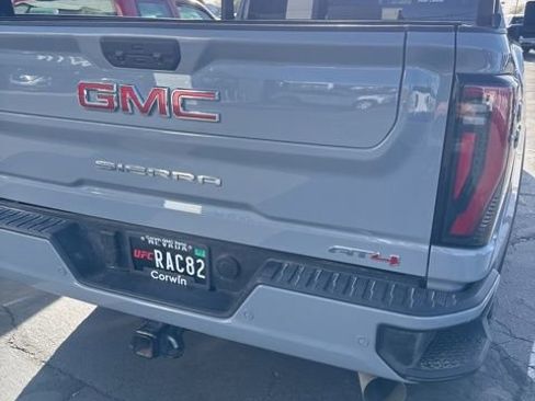 Used 2025 GMC Sierra 2500 AT4 w/ AT4 Premium Plus Package image 11