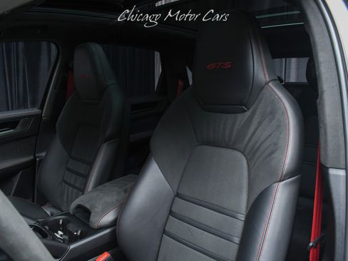 Used 2025 Porsche Cayenne GTS AWD/4WD image 11