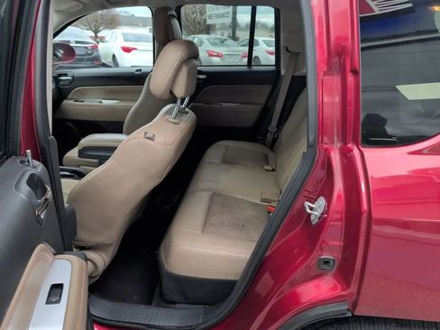 Used 2017 Jeep Compass Latitude FWD image 26