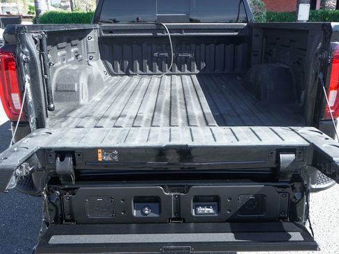 Used 2022 GMC Sierra 1500 AT4 w/ AT4 Preferred Package AWD/4WD image 8