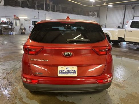 Used 2019 Kia Sportage LX image 5