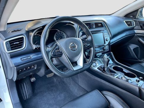 Used 2023 Nissan Maxima Platinum w/ Sport Mat Group FWD image 9