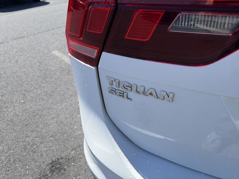 Used 2018 Volkswagen Tiguan SEL w/ 3rd Row Seat Package image 7