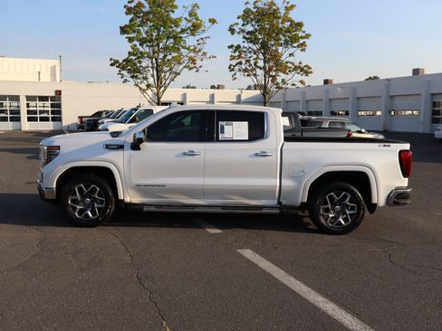 Used 2024 GMC Sierra 1500 SLT w/ SLT Premium Plus Package AWD/4WD image 7